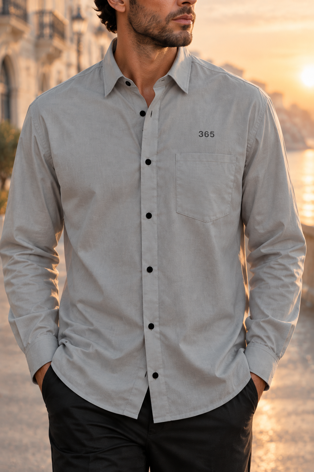 Camisa gris plano medio al amanecer