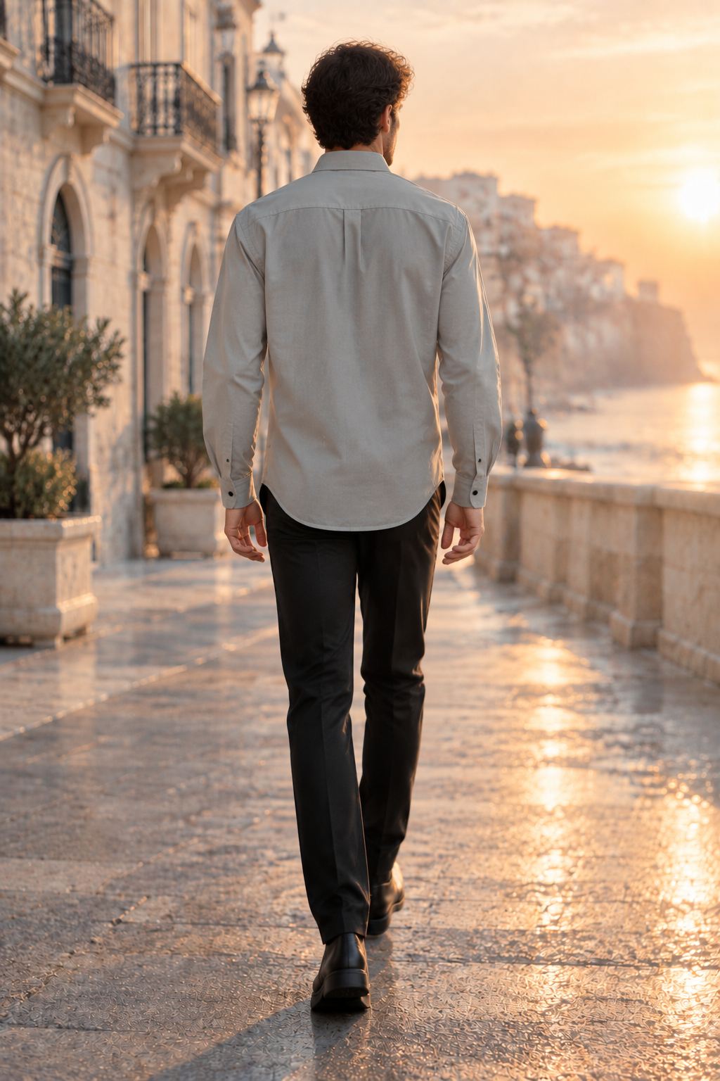 Camisa gris vista trasera al amanecer